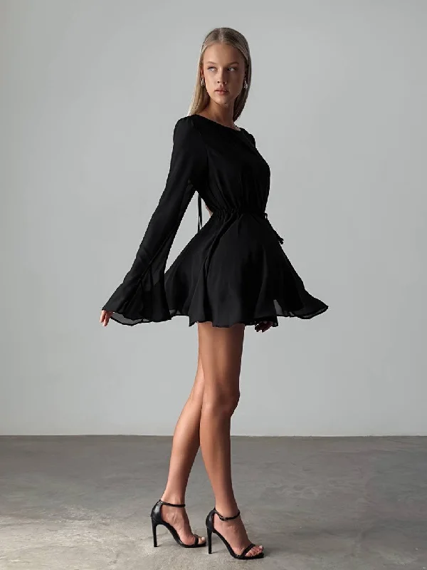 Knitted mini dress for winter-Elegant Black Mini Dress