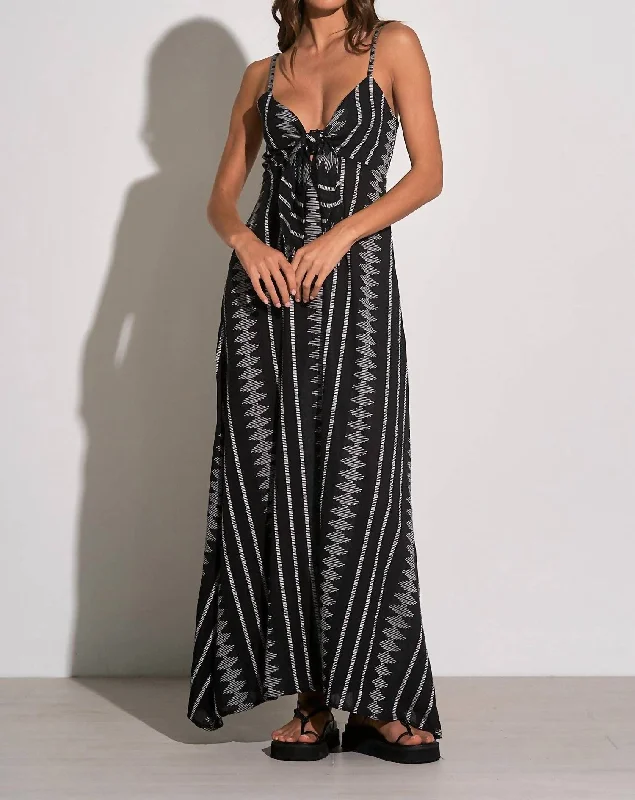 Maxi dress with art deco design-Forever And Always Maxi Dress In Black/white