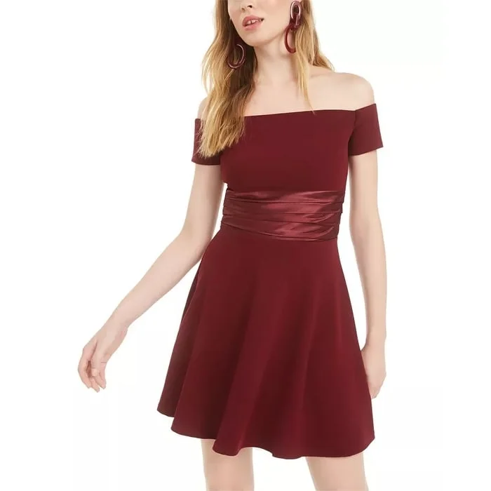 Mini dress with floral embroidery-B Darlin Juniors' Off-The-Shoulder Fit & Flare Dress Wine Size 3/4