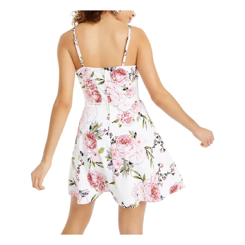 Mini dress with tiered skirt-Speechless Women's Floral V Neck Short Fit Flare Dress White Size 0