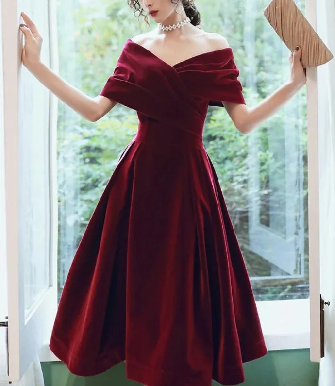 Stylish evening cocktail dress-A-Line Wine Red Velvet Tea Length Homecoming Dress Strapless Party Dresses