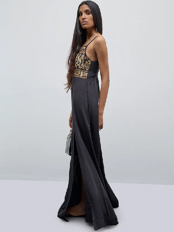 Evening wear cocktail dress-Vark Black Embroidered Party Dress