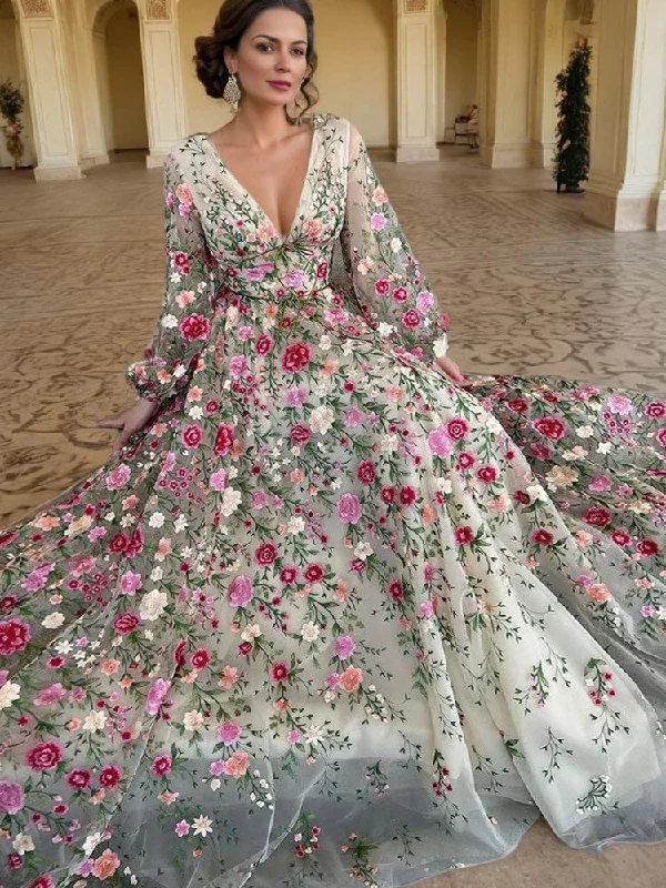 Maxi dress with smocked bodice-Floral V-Neck Long Sleeves Lace Prom Dress